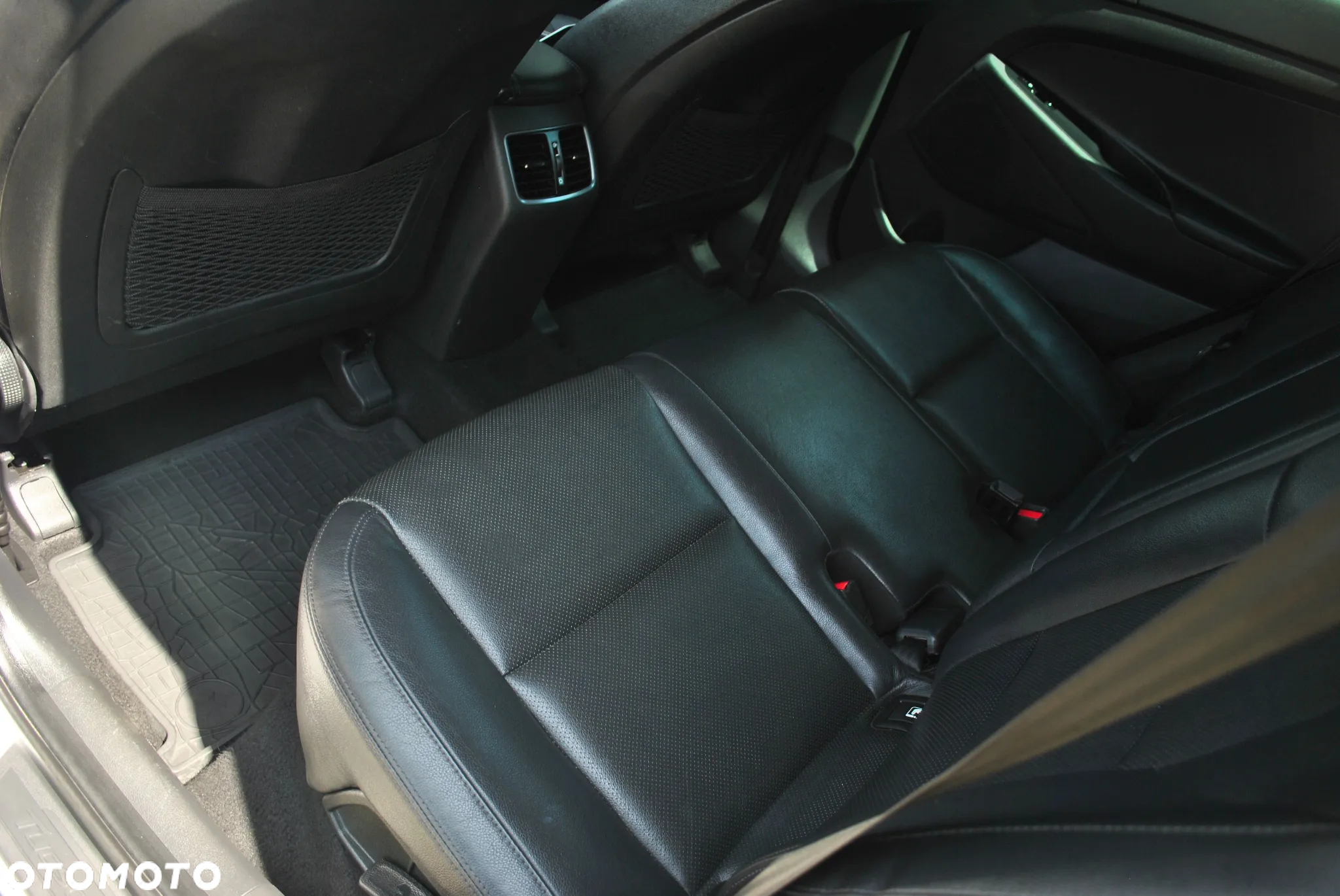 Hyundai Tucson blue 1.7 CRDi 2WD Advantage - 12