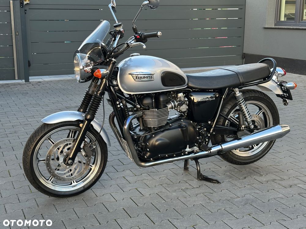 Triumph Bonneville - 26
