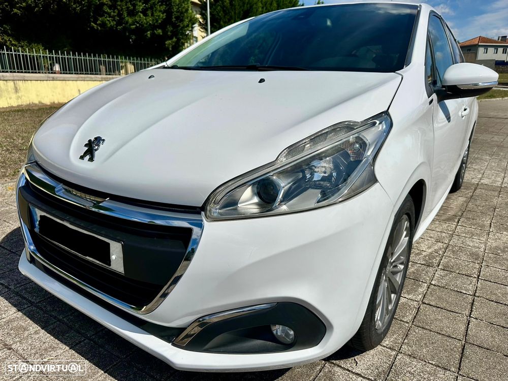 Peugeot 208 1.2 PureTech Signature - 11