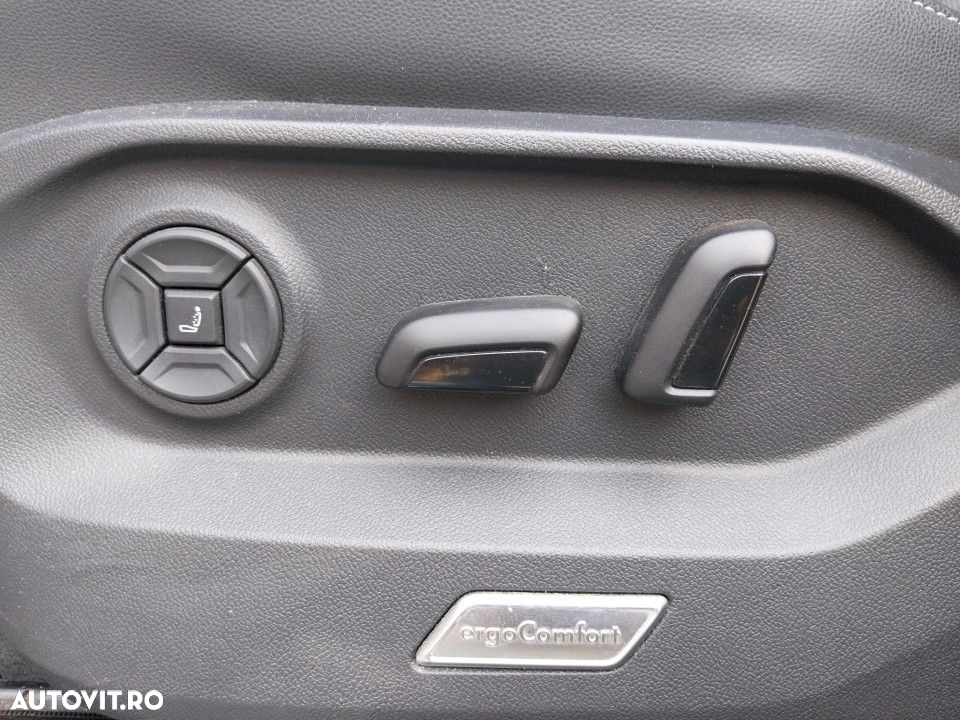 Volkswagen Touareg - 21
