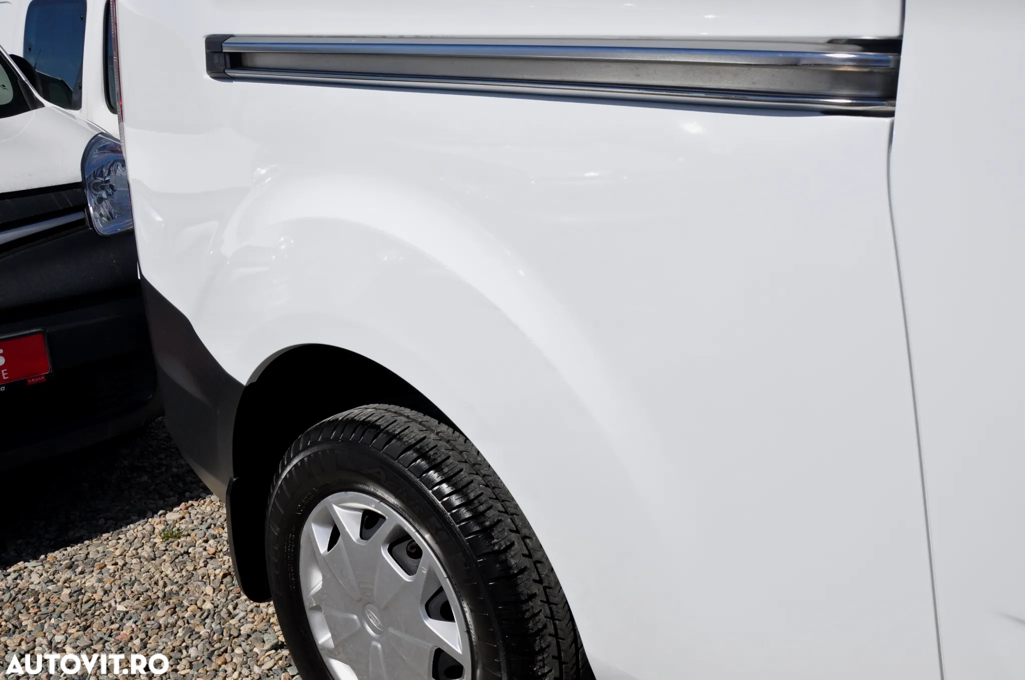 Ford Transit Custom L2H1 Van - 33