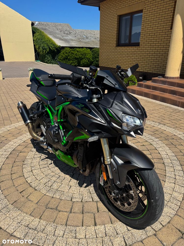 Kawasaki H2 - 10