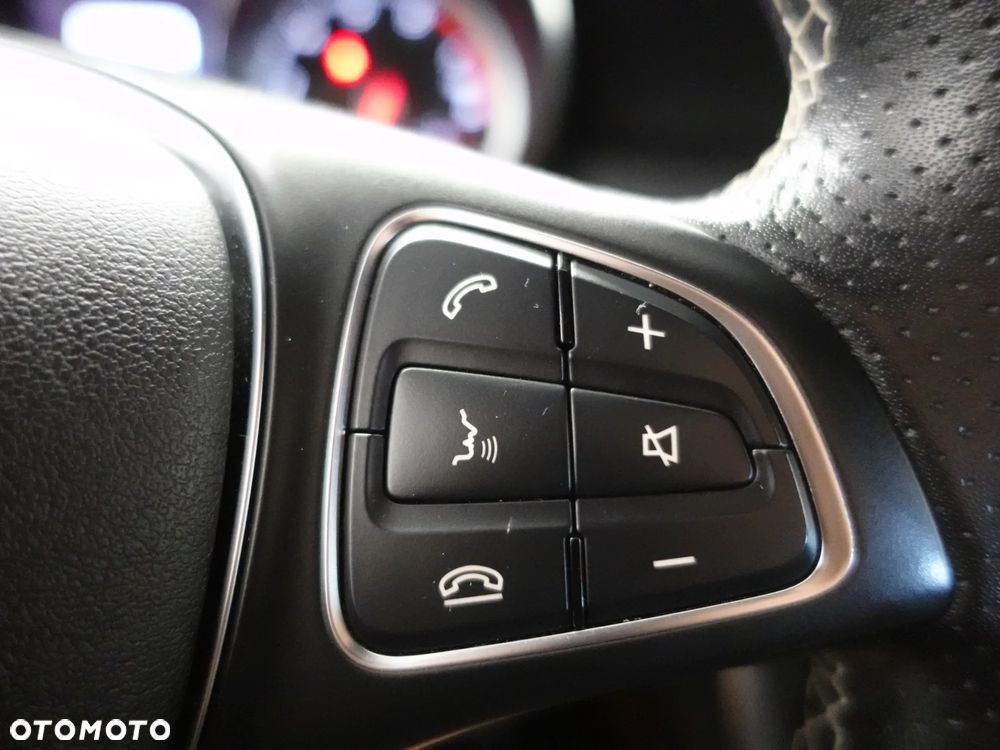 Mercedes-Benz Klasa A 180 (BlueEFFICIENCY) - 39