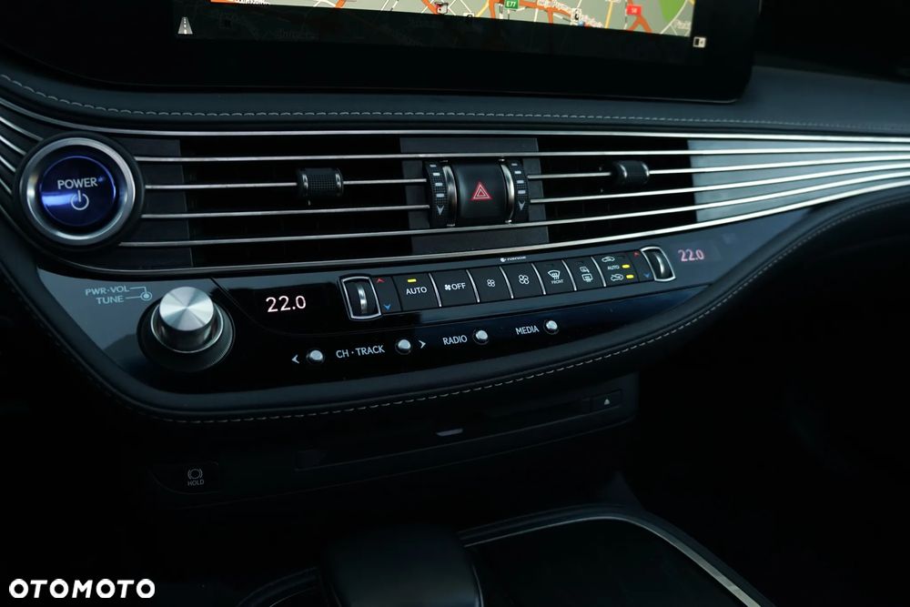 Lexus LS 500h Elegance AWD - 24