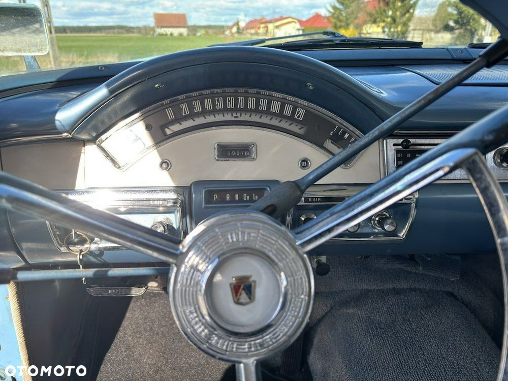 Ford Fairlane - 15