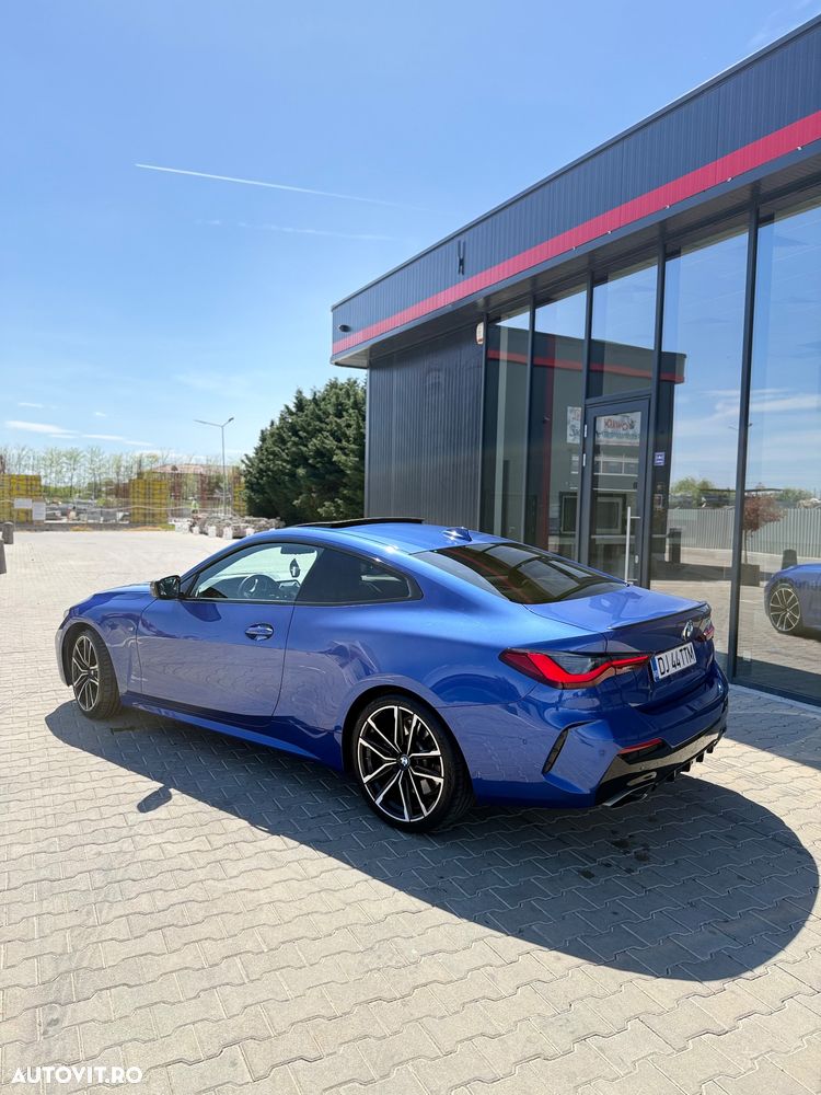 BMW M4 M440i xDrive - 4