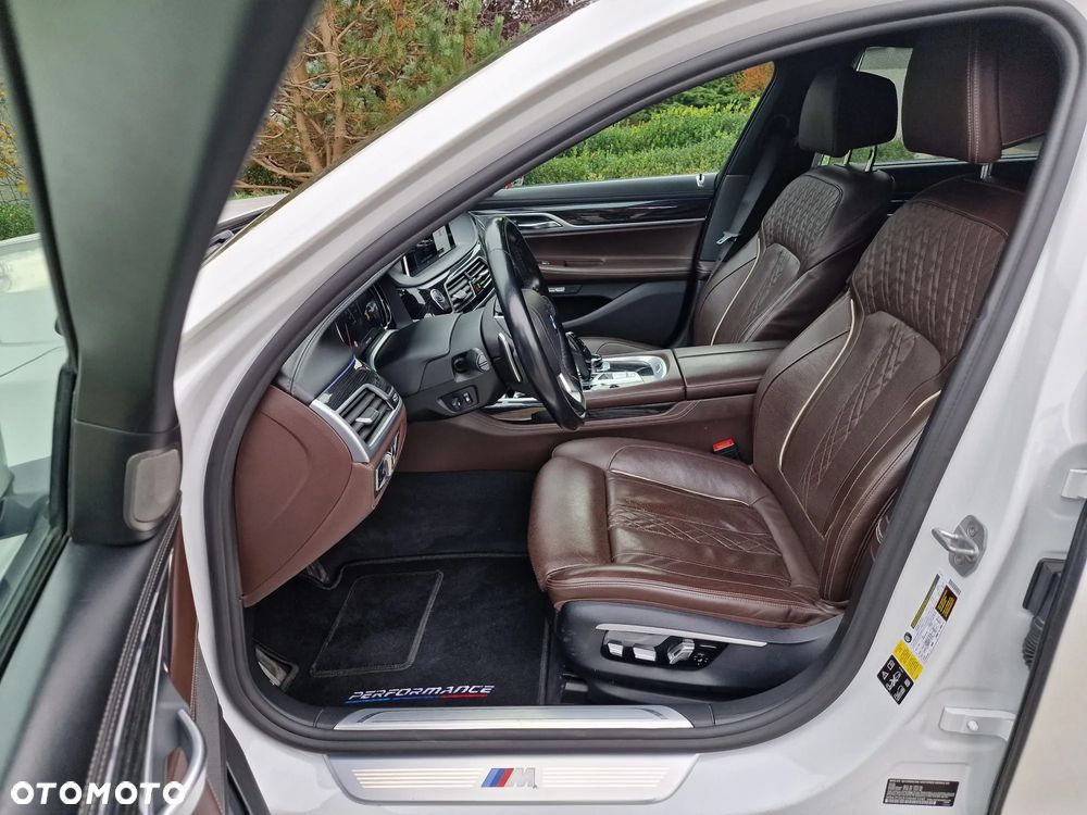 BMW Seria 7 750i xDrive - 19