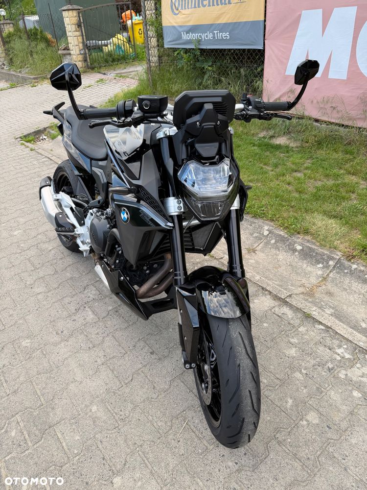 BMW F - 21
