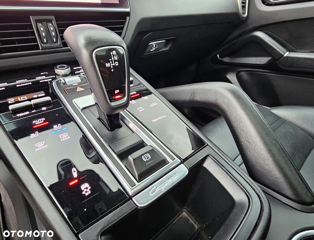 Porsche Cayenne - 27
