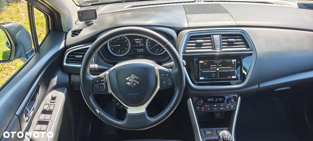 Suzuki SX4 S-Cross 1.0 T Premium - 26