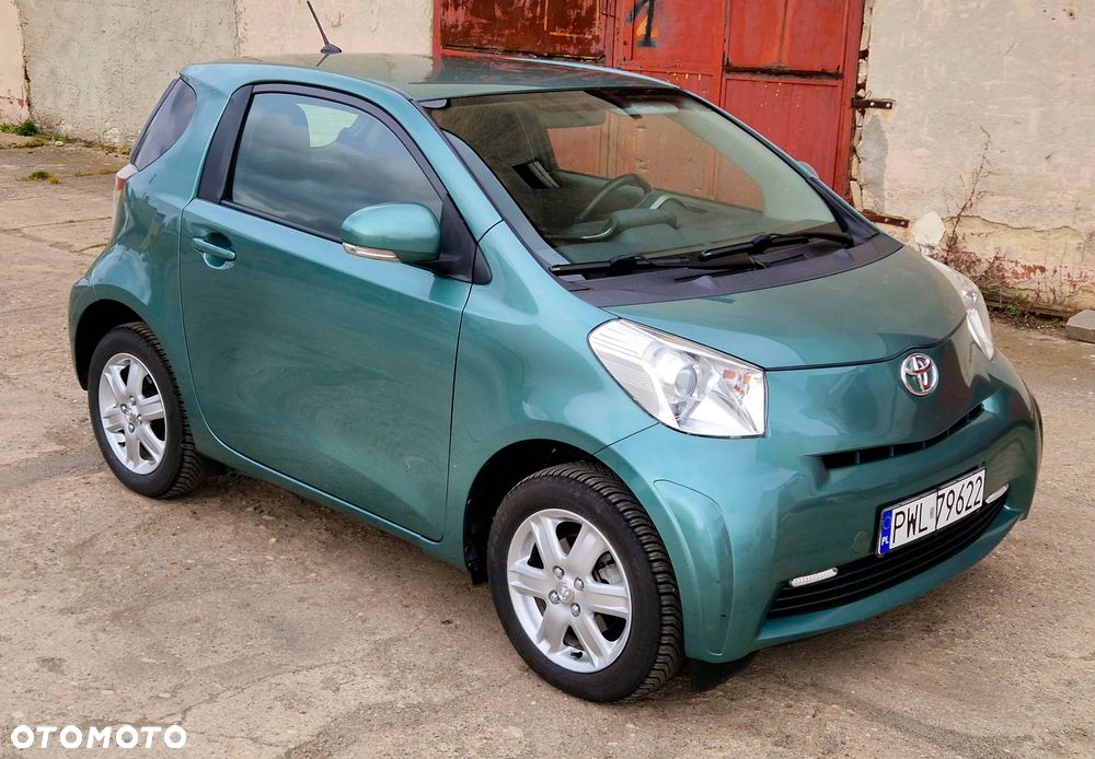 Toyota iQ - 4