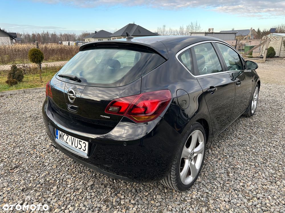 Opel Astra 1.6 T Cosmo - 4
