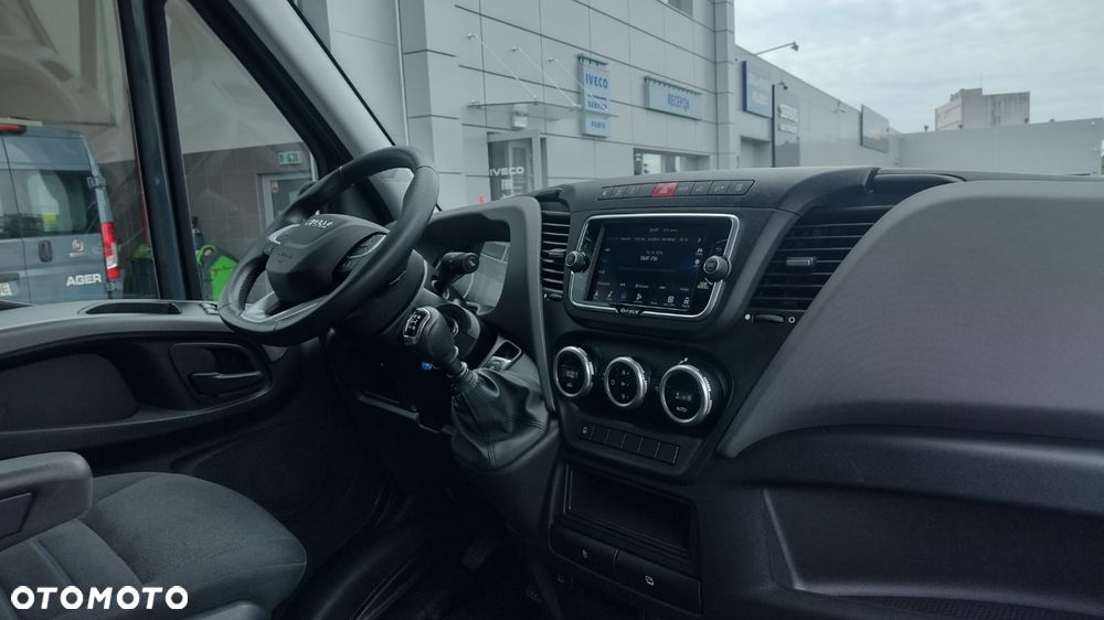 Iveco Daily 35S18 furgon izotermiczny izoterma agregat - 18