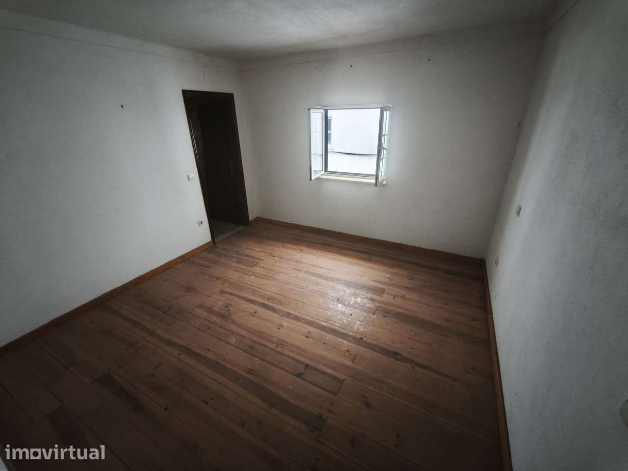 Casa em 4 pisos, para remodelar, em Lorvão, Penacova, Coimbra - Grande imagem: 2/20