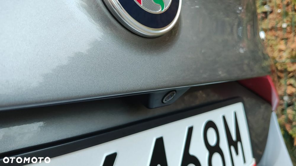Alfa Romeo Giulia 2.2 Diesel AT8-Q4 Veloce - 34