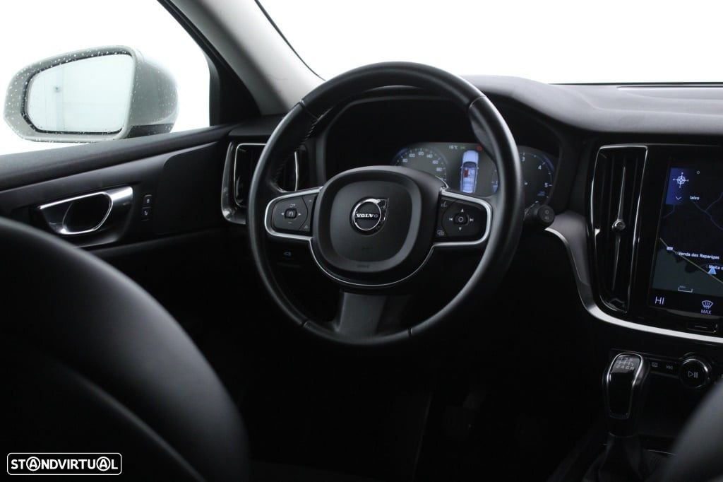 Volvo V60 2.0 D3 Momentum Plus - 16