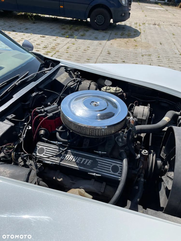 Chevrolet Corvette - 11