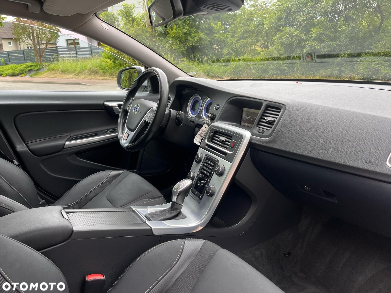 Volvo V60 D3 Geartronic RDesign - 11