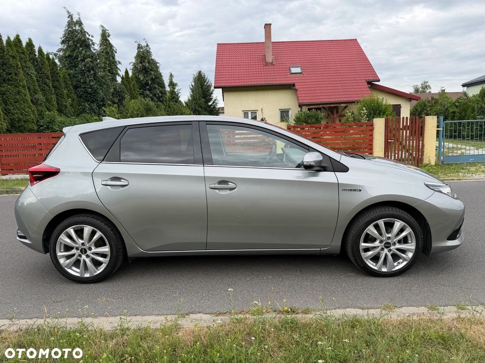 Toyota Auris 1.8 HSD Prestige NAVI - 10