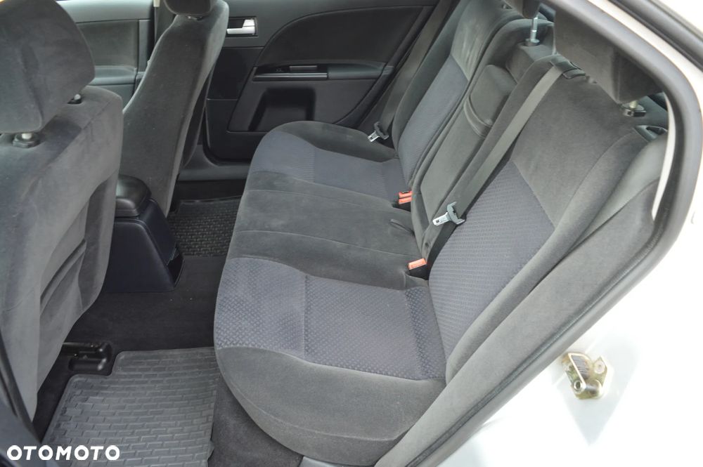 Ford Mondeo 1.8 Ghia X - 13