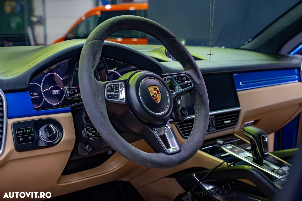 Porsche Cayenne Turbo - 9