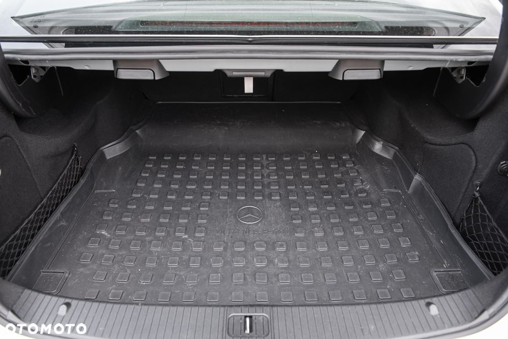 Mercedes-Benz Klasa E 350 CDI DPF BlueEFFICIENCY 7G-TRONIC Avantgarde - 31