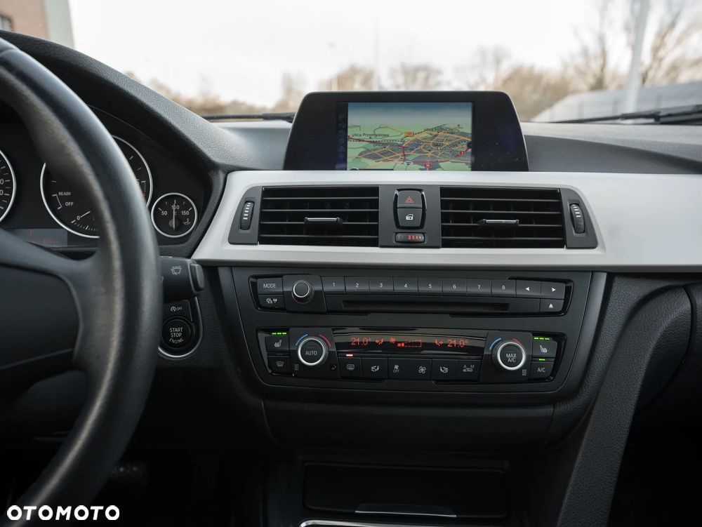 BMW Seria 3 318d Blue Performance - 26