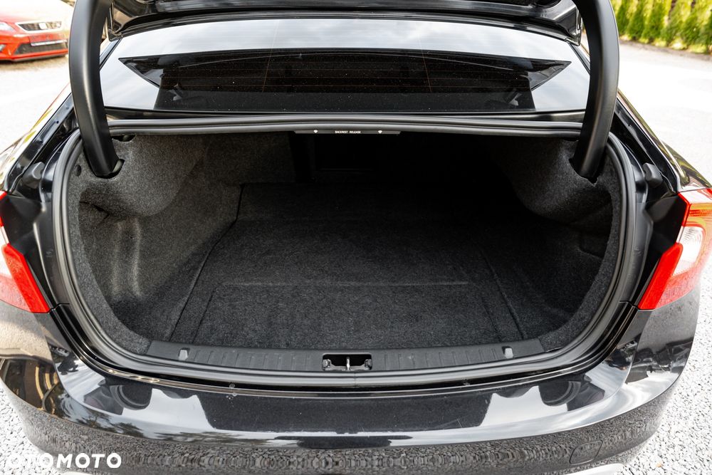Volvo S60 D5 AWD Geartronic RDesign - 22