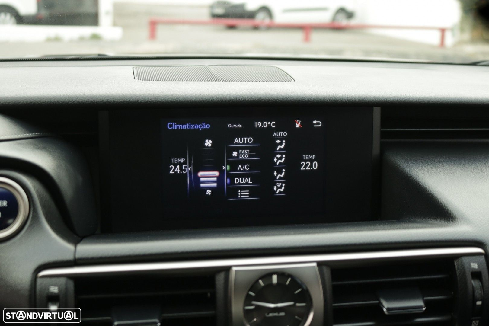 Lexus IS 300H Executive - 50