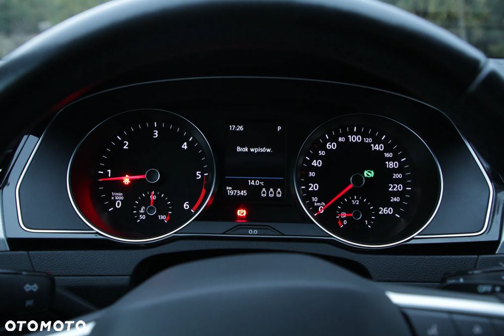 Volkswagen Passat Variant 2.0 TDI EVO Business DSG - 18