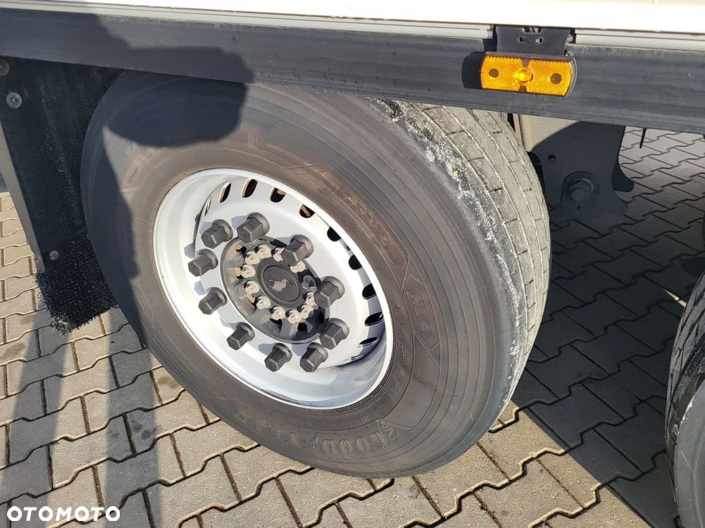 Schmitz Cargobull ThermoKing SLXi300; DOST; Uchwyty promowe, Paleciara - 8