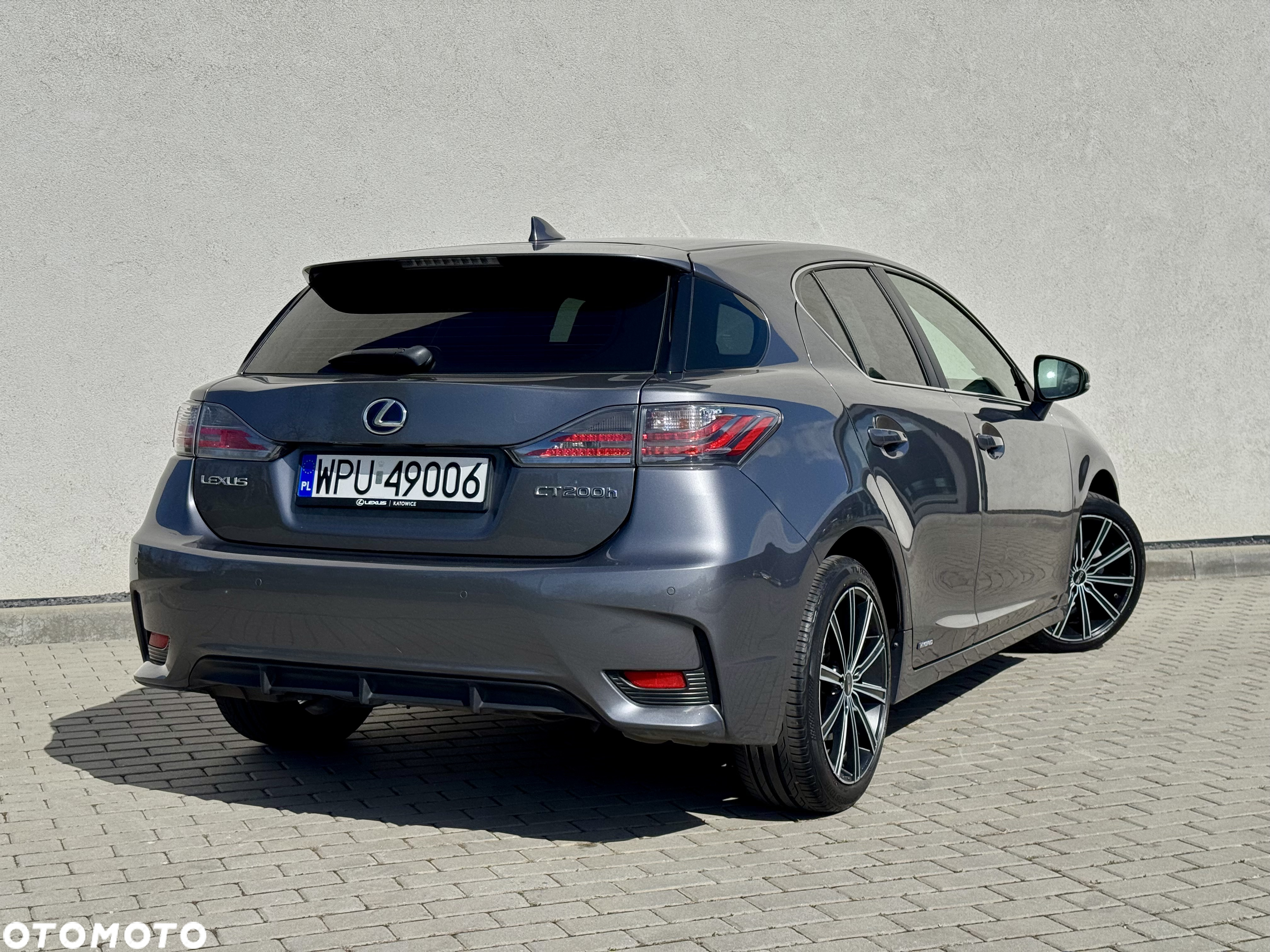 Lexus CT - 12