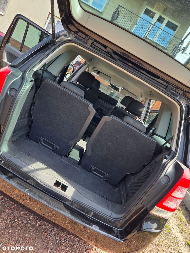 Opel Zafira 1.6 - 9