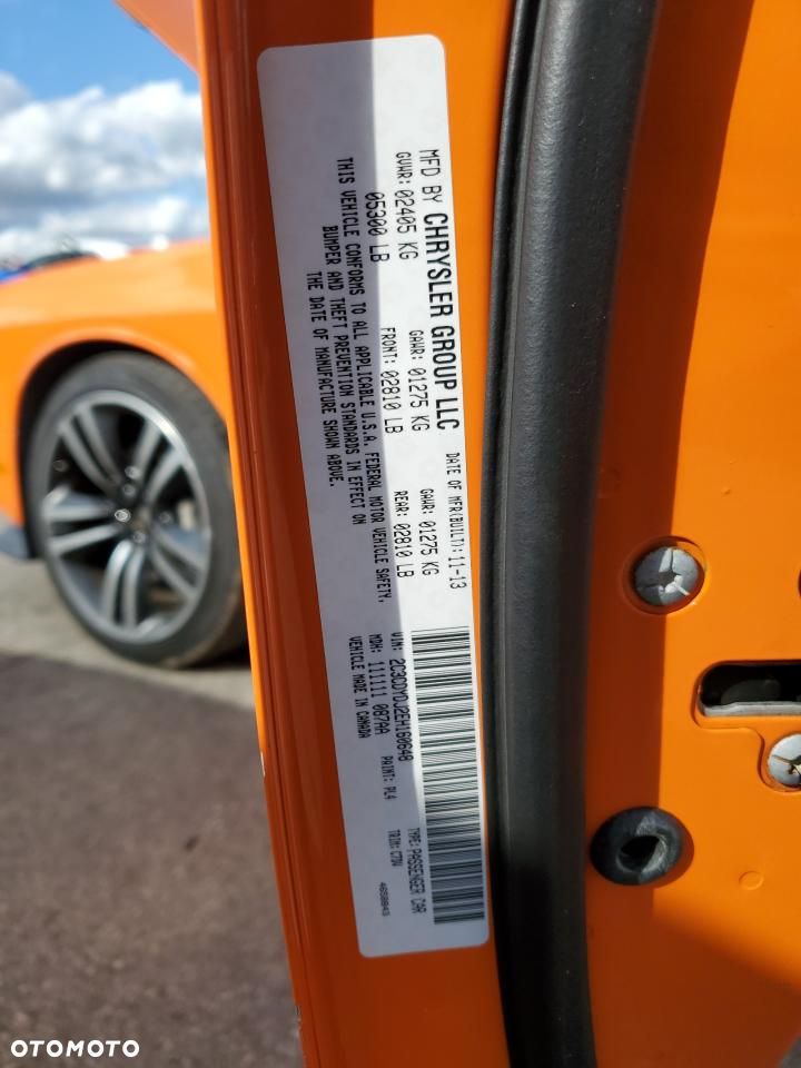 Dodge Challenger - 12