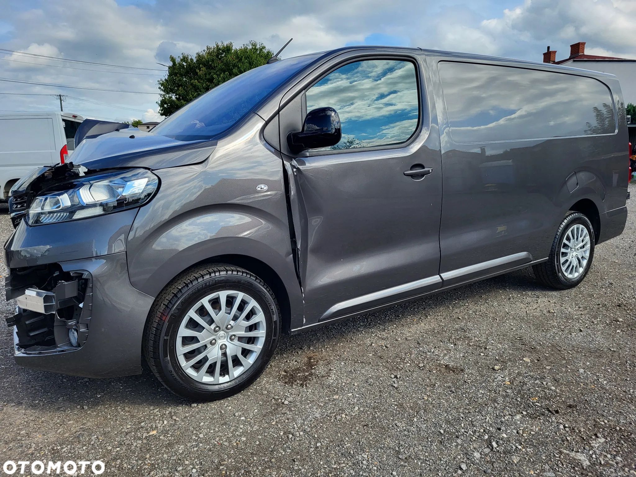Opel Vivaro - 1