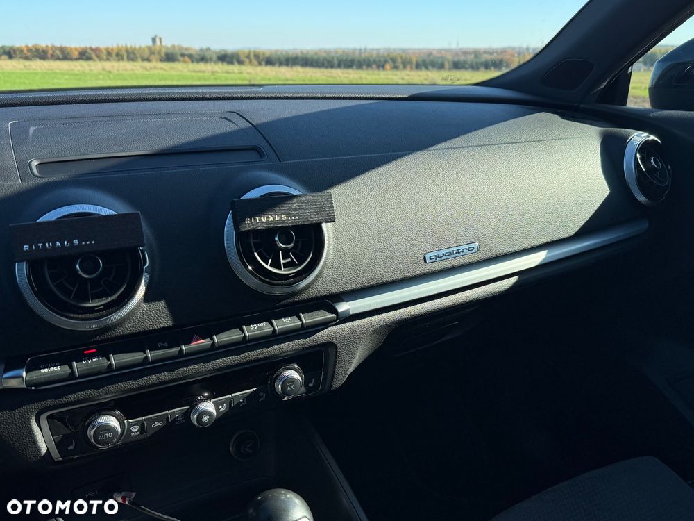 Audi S3 S tronic - 21