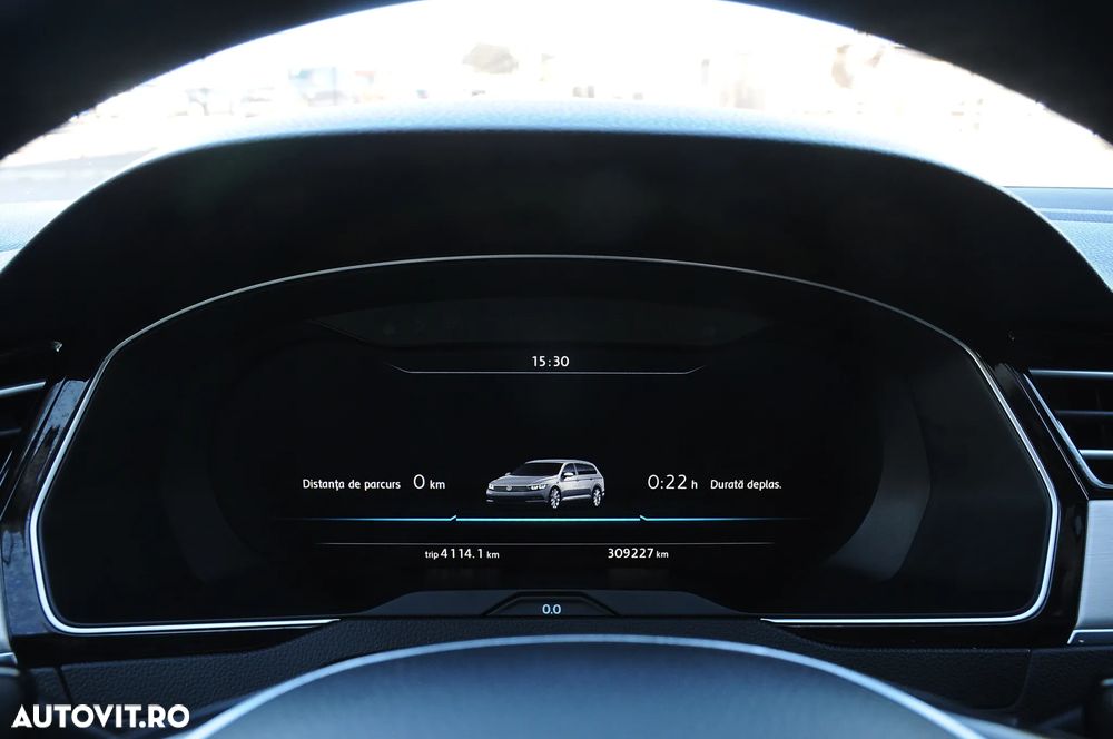 Volkswagen Passat Variant 2.0 TDI DSG 4Motion Highline - 10