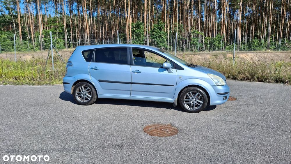 Toyota Corolla Verso - 4