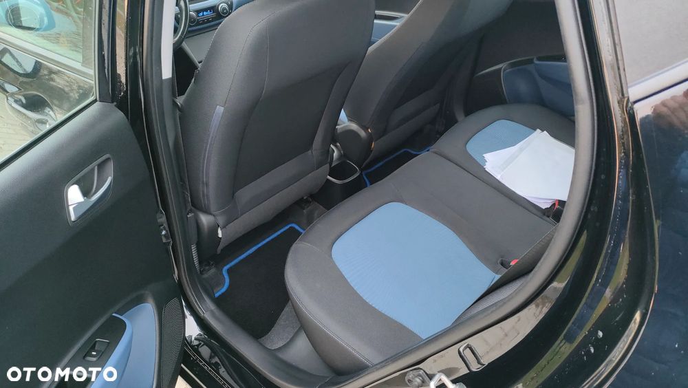 Hyundai i10 1.0 Fifa World Cup Edition - 14