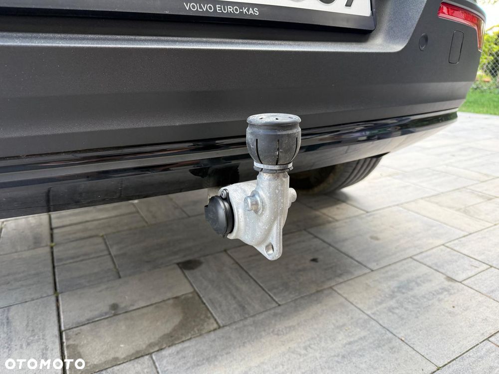 Volvo XC 40 B3 Plus Dark - 11
