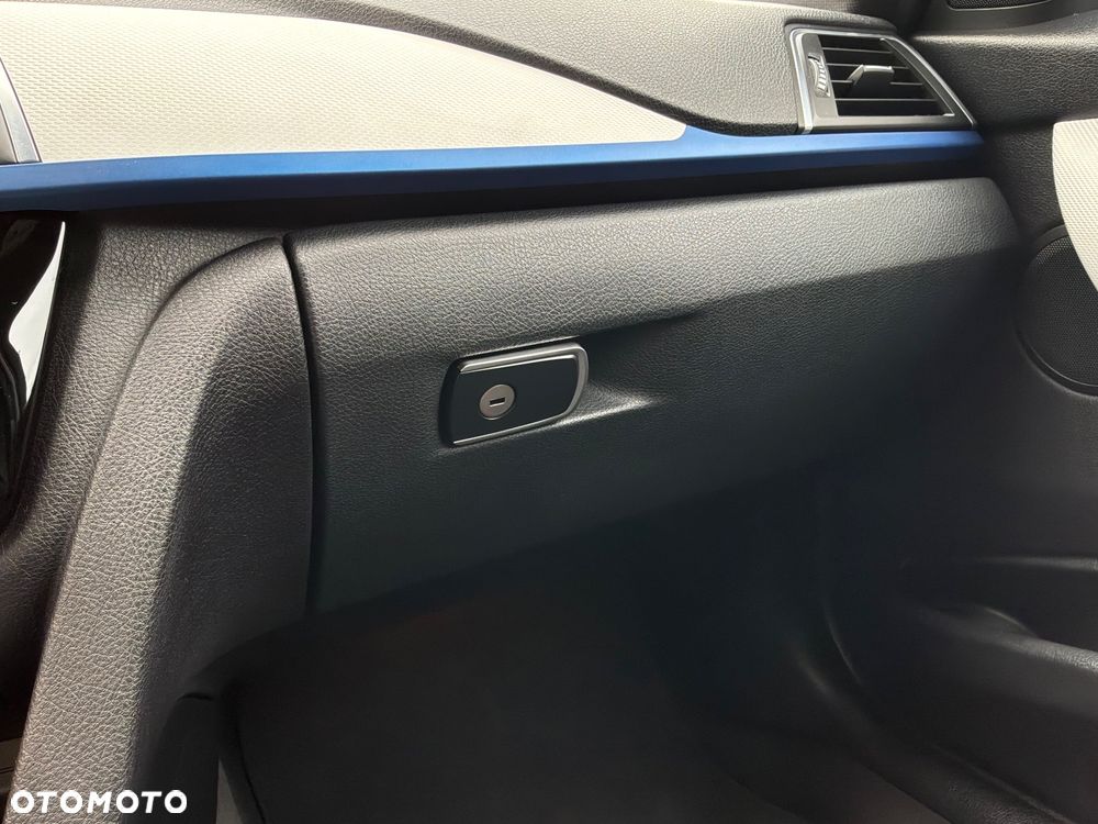 BMW Seria 3 320i M Sport - 22