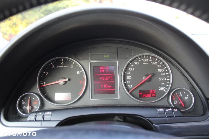 Audi A4 Limousine - 11