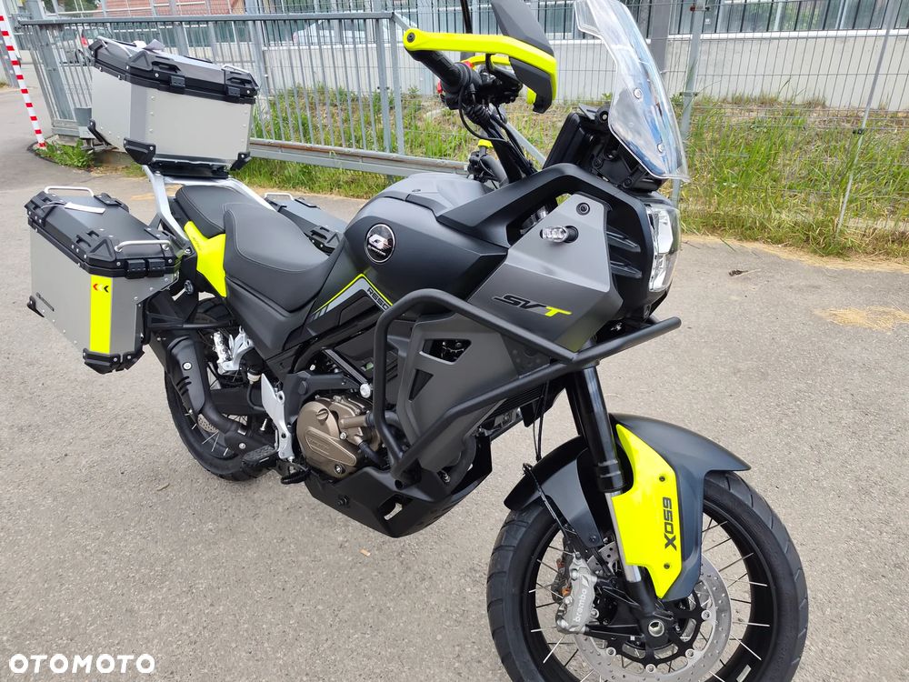 QJMOTOR SVT 650X - 15