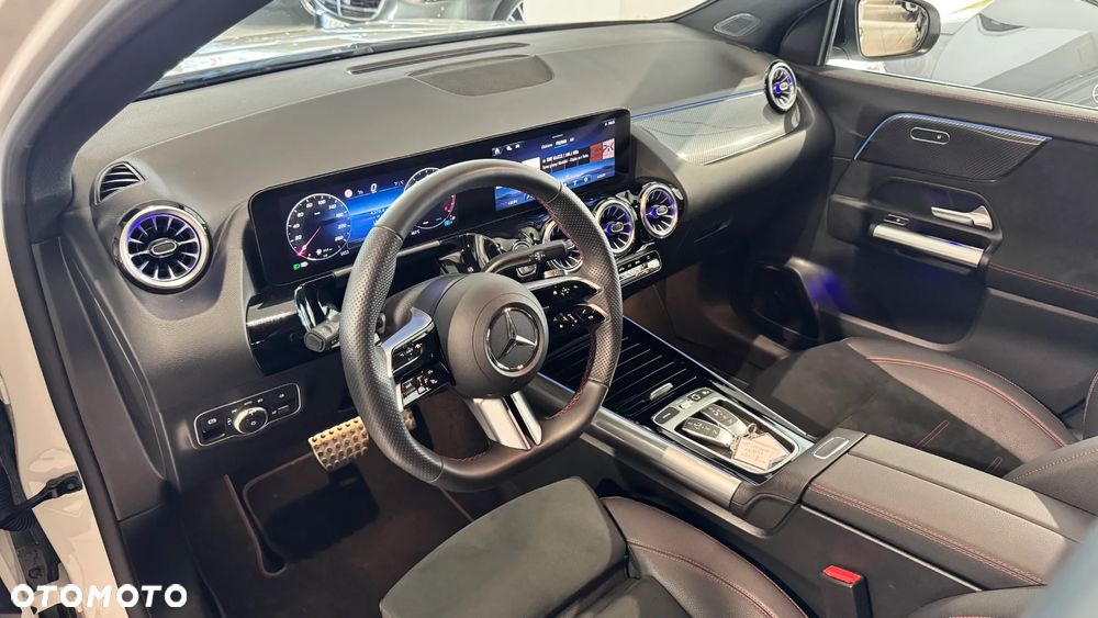Mercedes-Benz GLA 200 AMG Line - 10