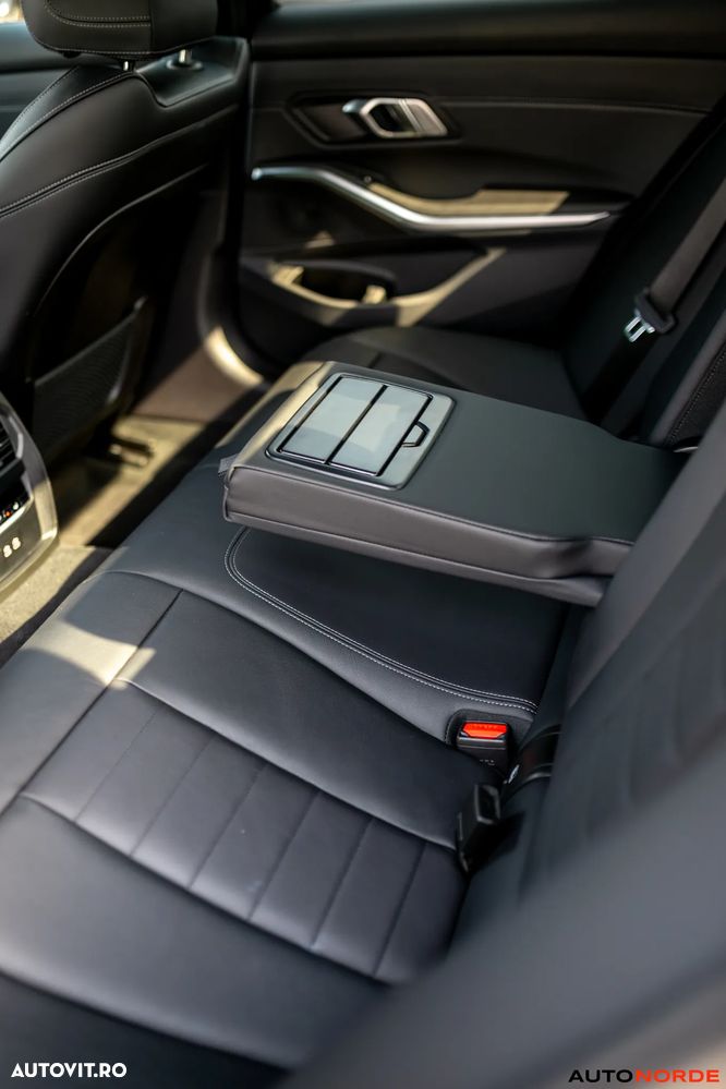 BMW Seria 3 320d xDrive Aut. M Sport - 33