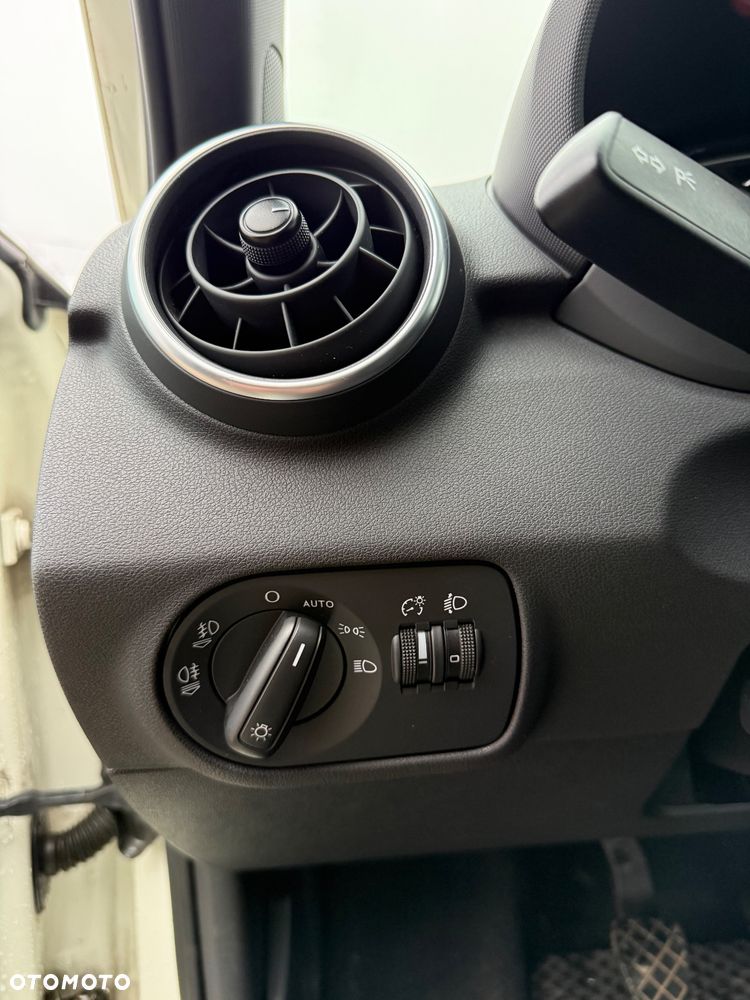 Audi A1 Sportback 1.6 TDI S line edition - 23