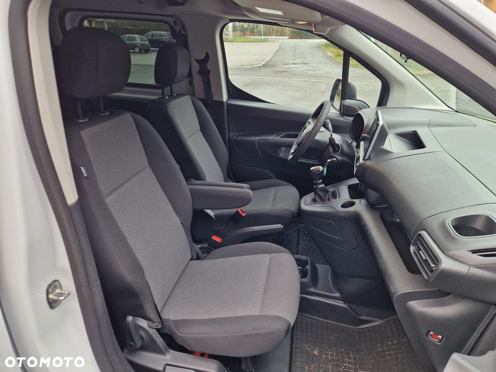 Opel Combo Maxi Brygadówka 5 Osób - 28