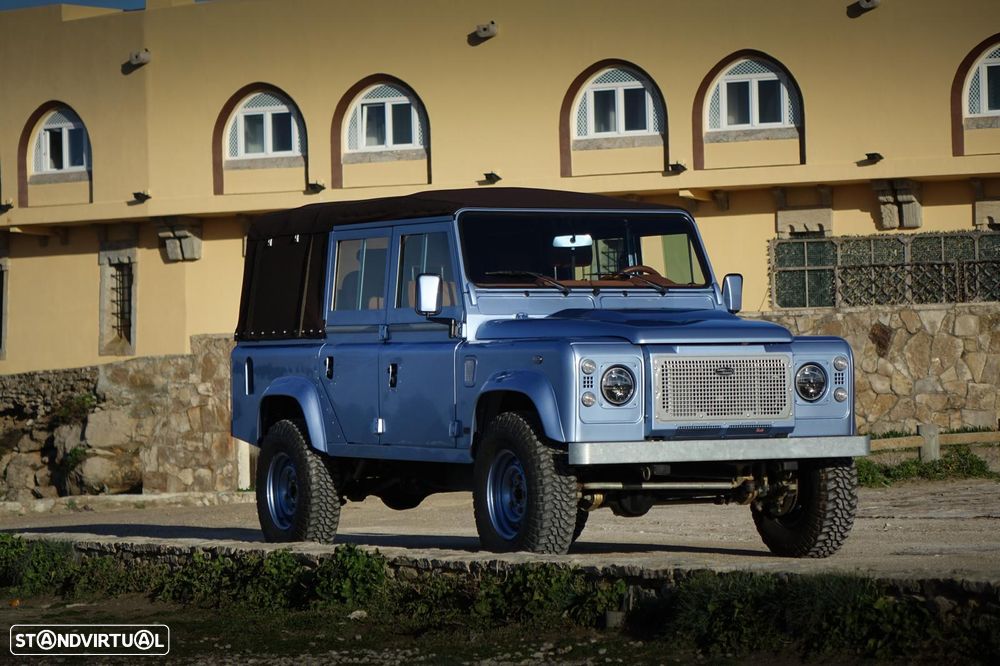 Land Rover Defender - 8