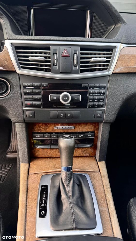 Mercedes-Benz Klasa E 250 CGI BlueEFFICIENCY Automatik Elegance - 17