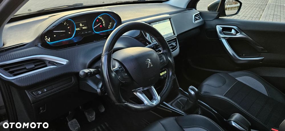 Peugeot 2008 1.6 BlueHDi Allure S&S - 10